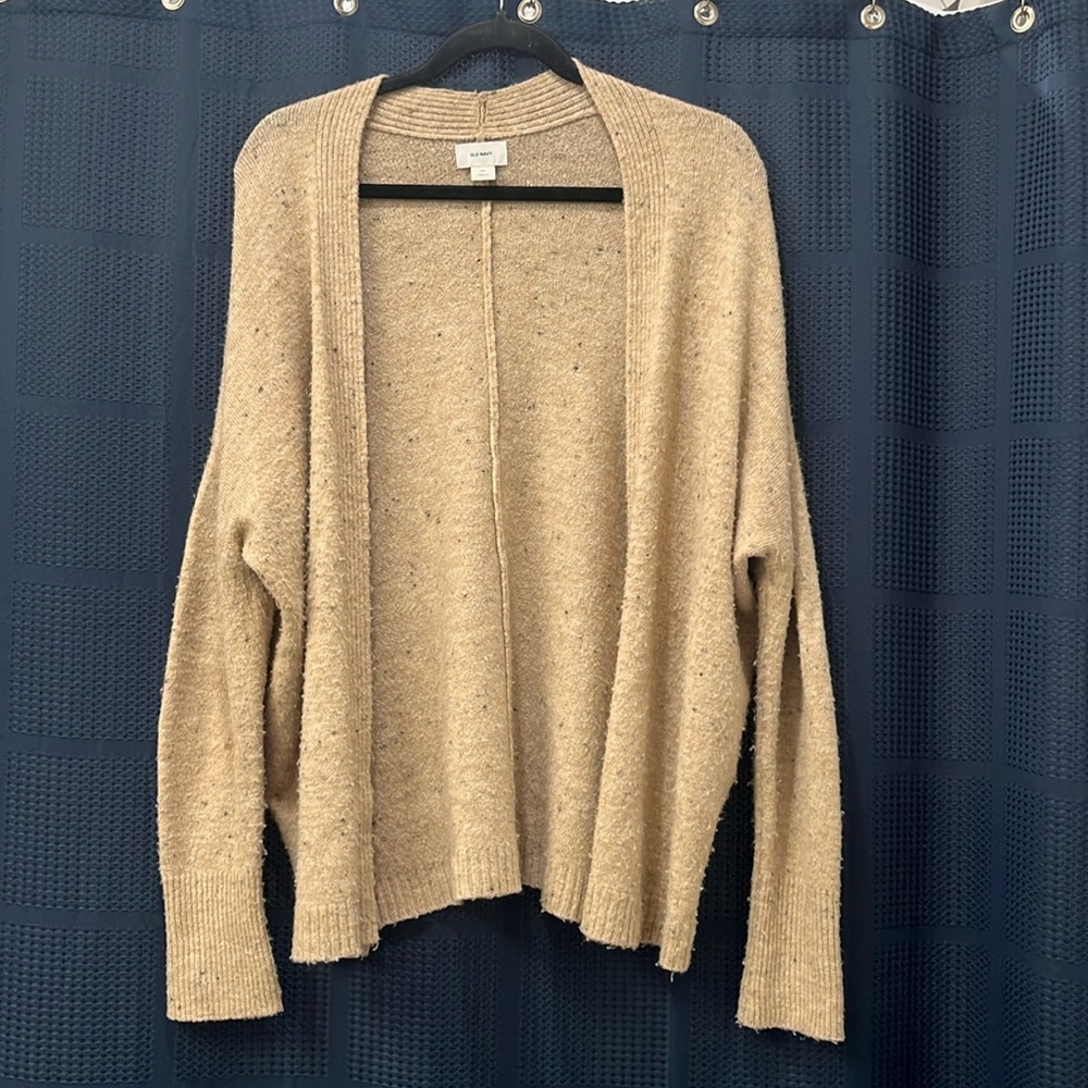 Women’s oversized old navy sweater (used)